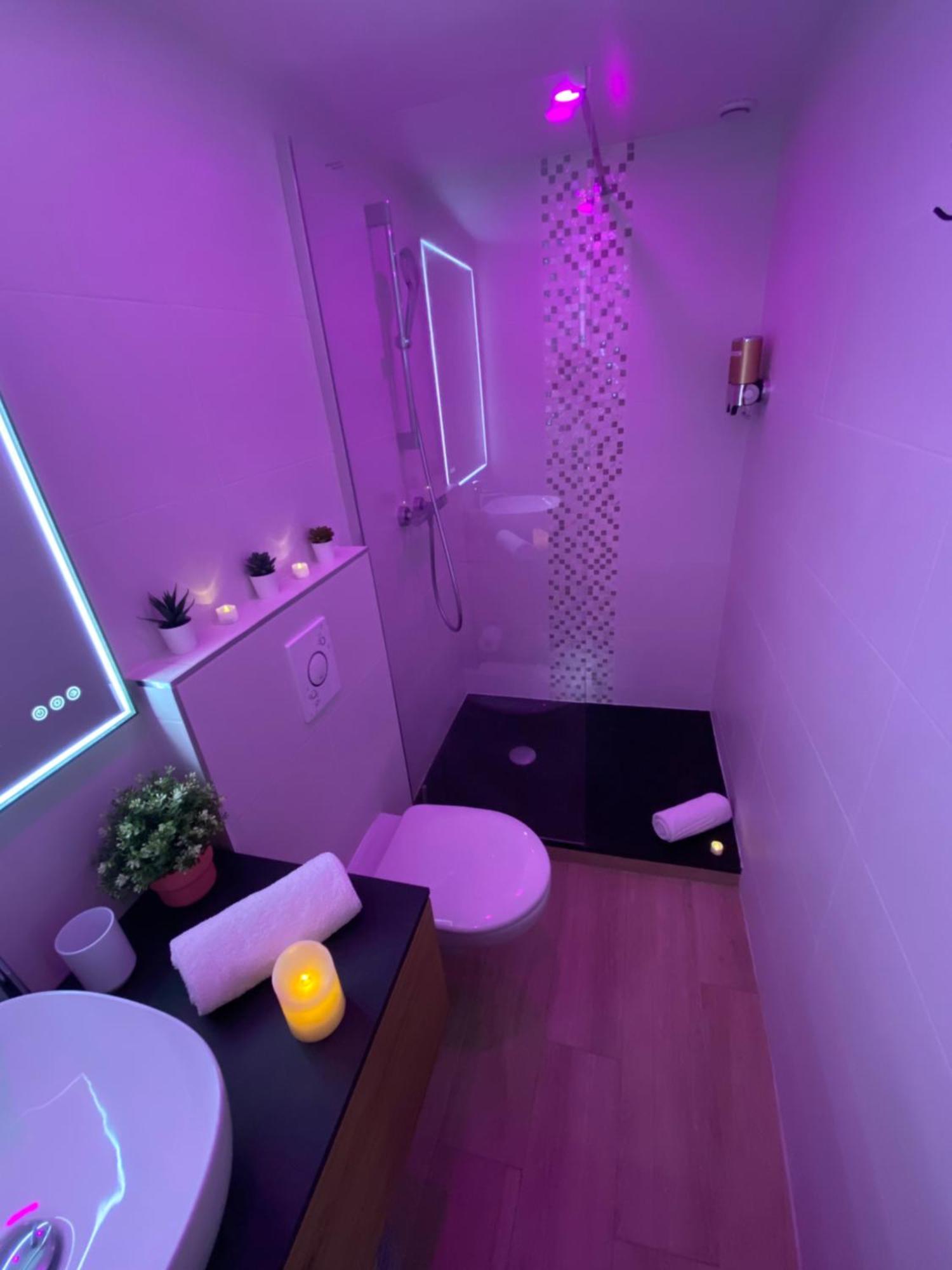 L'Escale Balneo'Romantique - Loveroom - Jacuzzi & Petit Dejeuner Villiers-sur-Marne Exterior photo