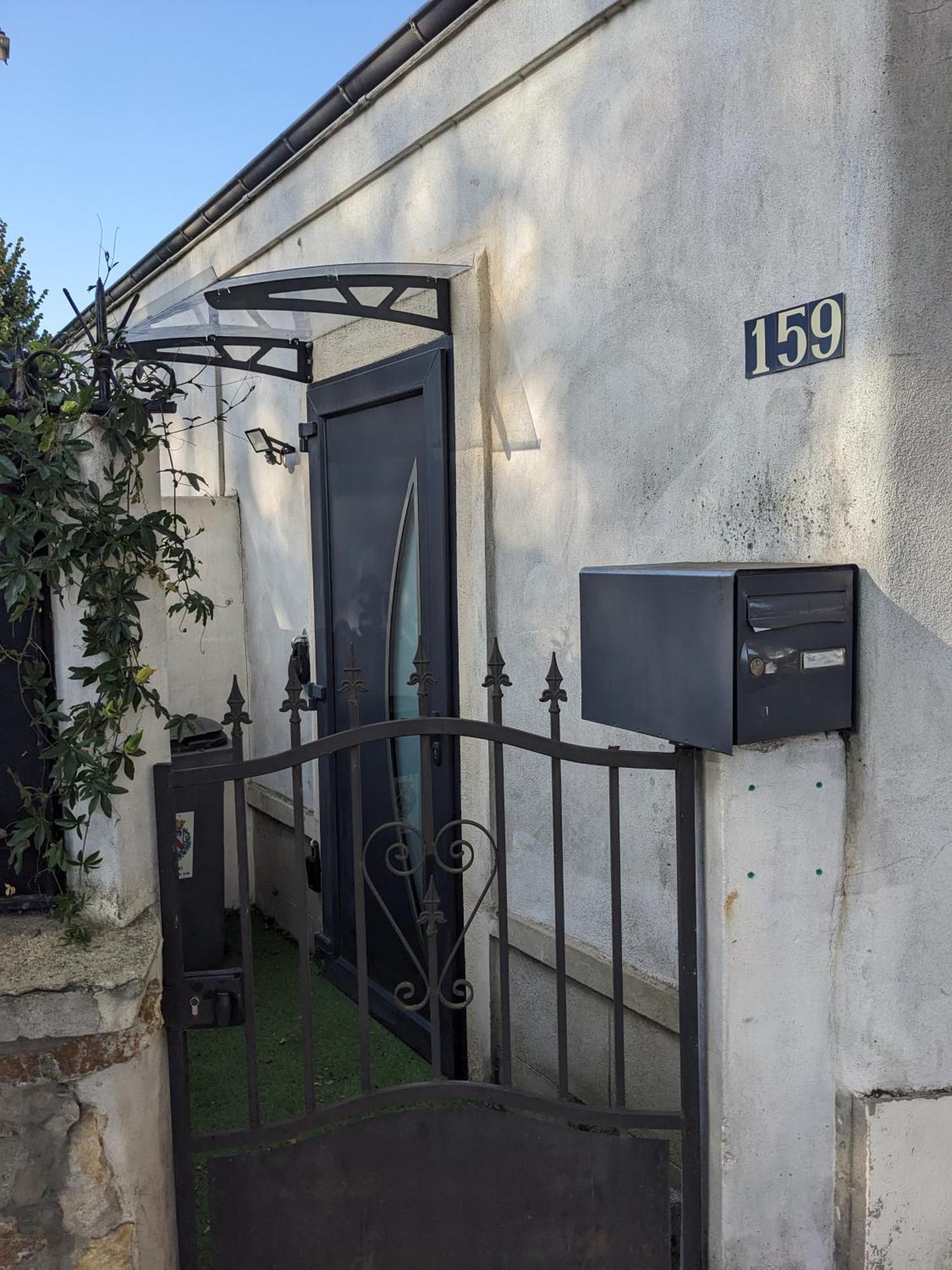L'Escale Balneo'Romantique - Loveroom - Jacuzzi & Petit Dejeuner Villiers-sur-Marne Exterior photo